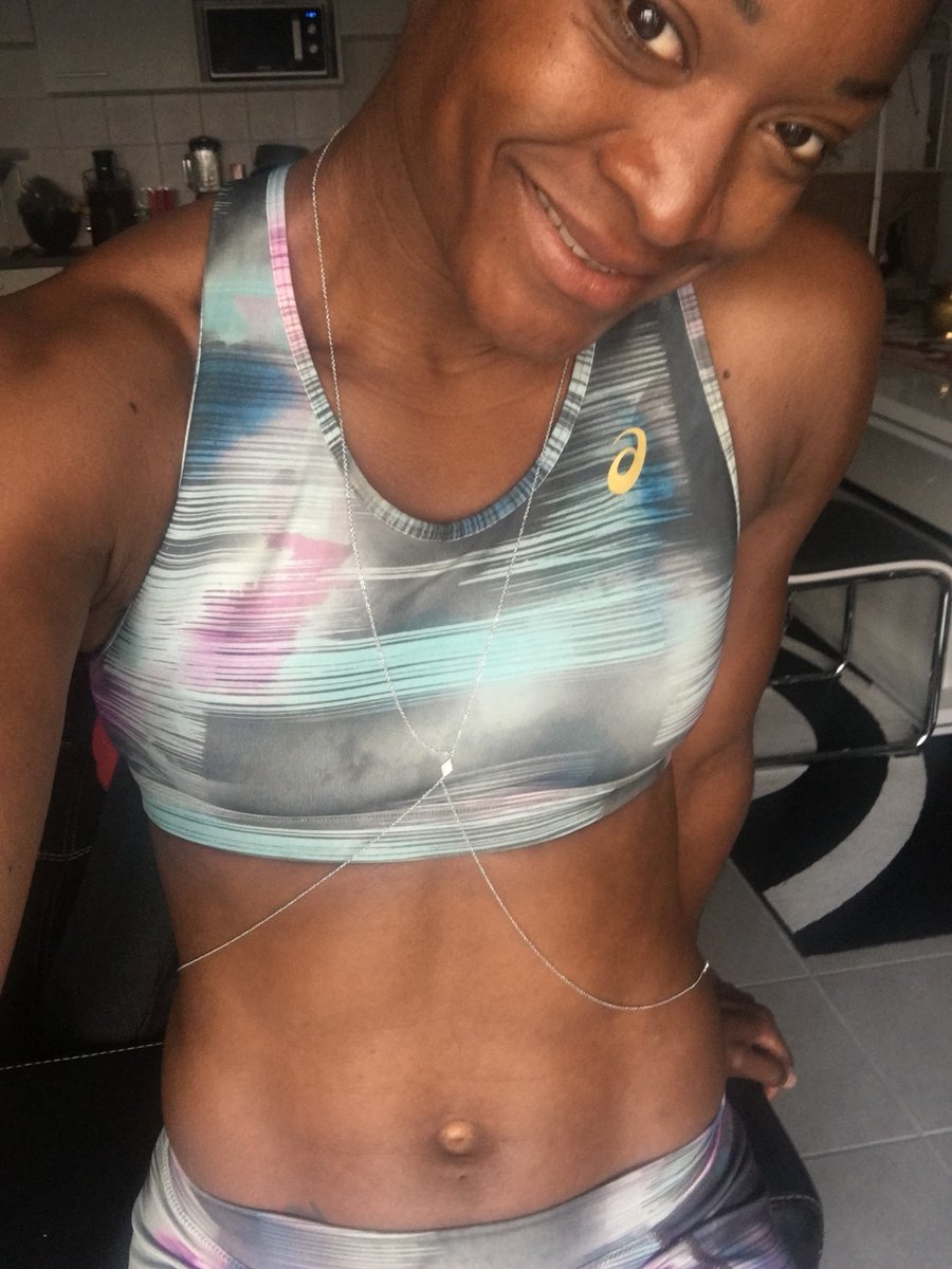 nanadjimou's tweet photo. Tout le bonheur du monde est dans l'inattendu. #JeanD'Ormessonq, comme quoi le sport nous permet de faire de belle rencontre merci @thiam_nafi pour ce jolie cadeau 💝 #inlove @diamantipertutti #makemyday #beautifulgift #heptathlongirls #nafi #unefilleenor 😘❤️🦋 https://t.co/UypgoYbjw4