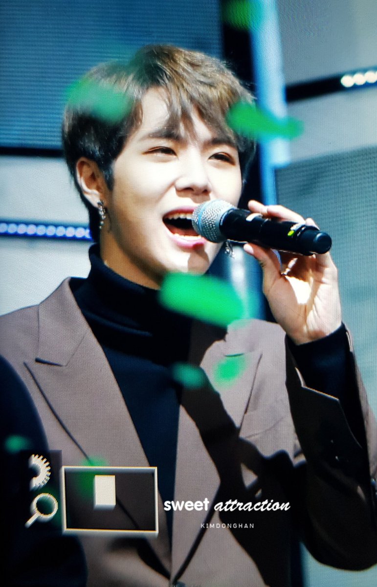 s_attraction703's tweet photo. 171221 #동한 #김동한 #JBJ

꽃가루 요정님이지 https://t.co/Qzp1TgKRHx