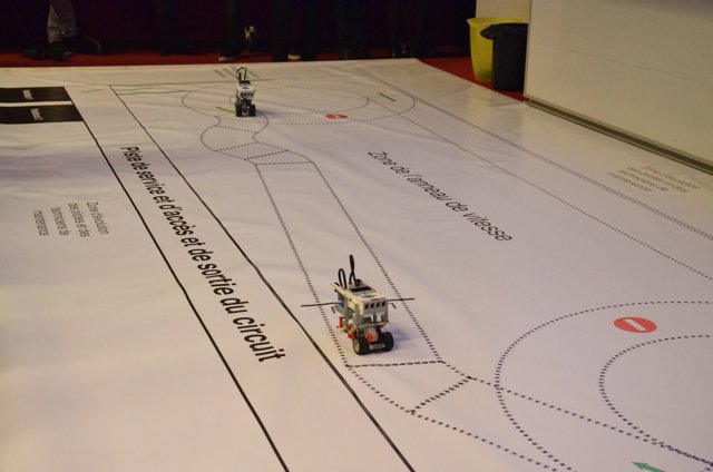 afis_fr's tweet photo. Retour sur la compétition #RobAFIS qui s'est déroulée les 5 et 6 décembre, dans la belle et dynamique ville de #ClermontFerrand @SigmaClermont #ThrowbackThursday cc @ClermontFd https://t.co/CG8U20yDtv https://t.co/pxqlC7uLtg