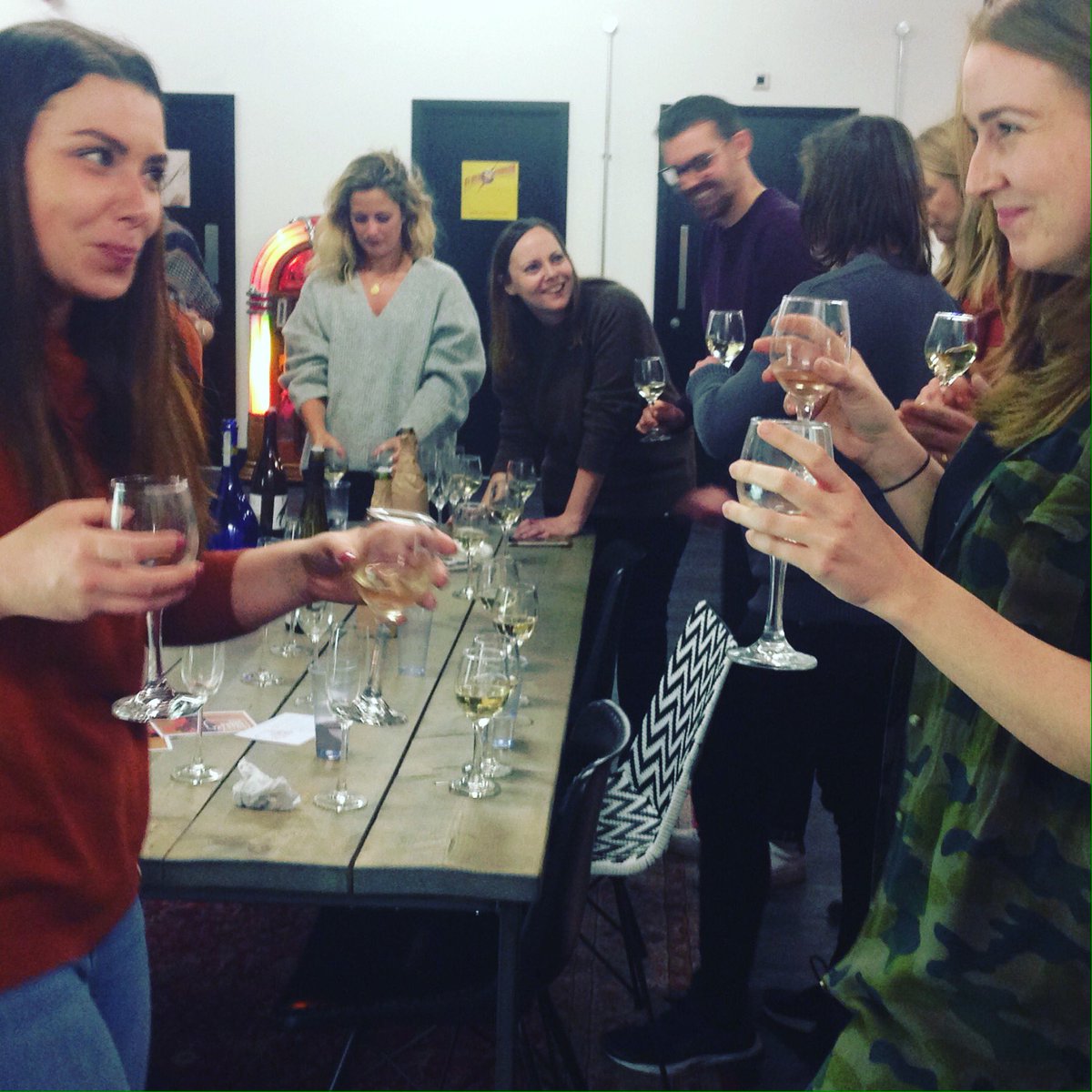 DrinkTalkin's tweet photo. Loved hosting a tasting for these fashionistas last night in London. It was all about the #Douro red &amp; 2 yr aged #Gouda (thanks to @1Thecheeseboard !)
See you again wonderful wine lovers! @mrMikeHowarth https://t.co/5h0Z4KmOXB