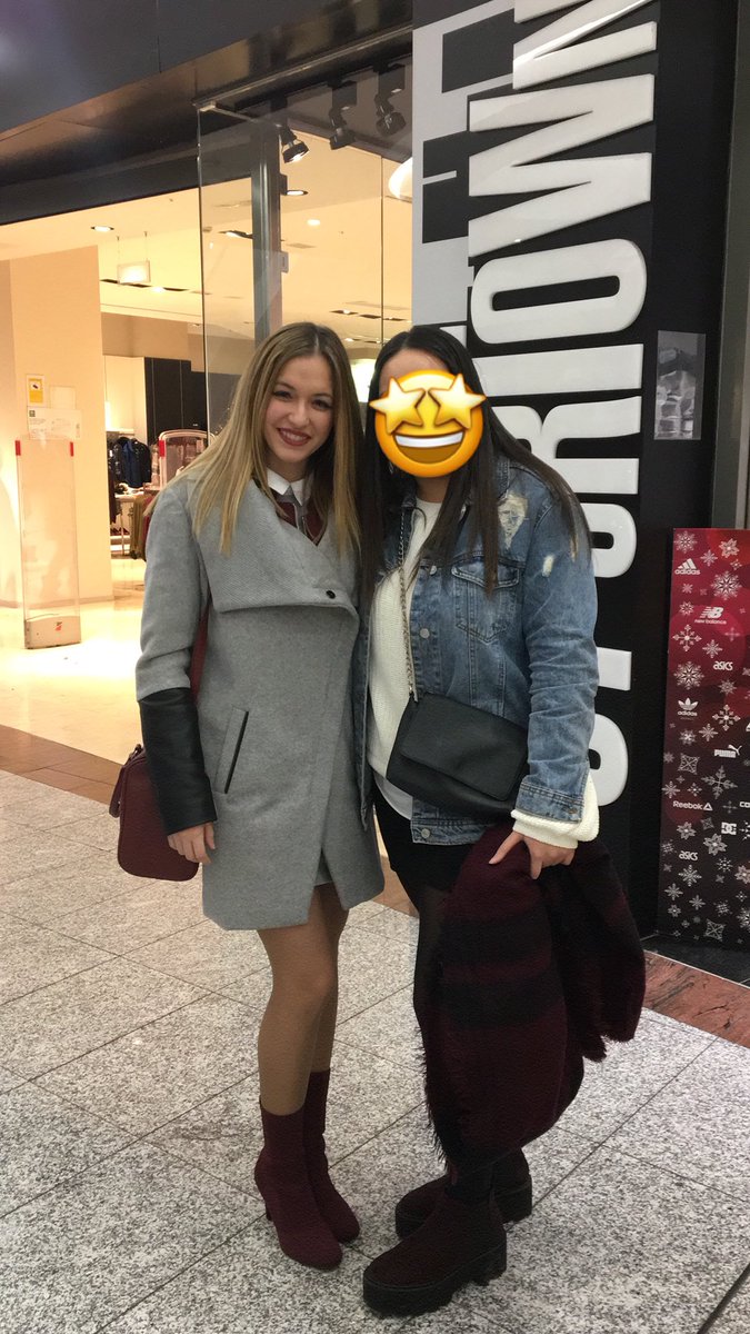 lizxcl's tweet photo. @Mireya_ot2017 un amor de personaaa😊❤️ #OTeando https://t.co/YAfSwX9WFA