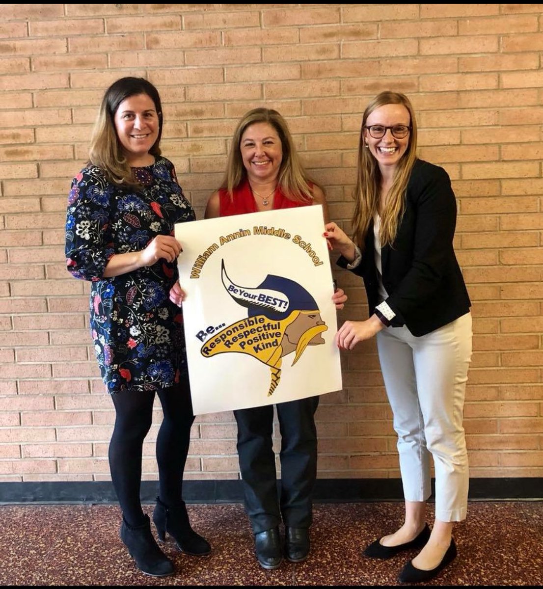 miss_capone's tweet photo. Select Student Council members at WAMS got to have lunch with Mayor Gaziano! She was AWESOME! We learned so much about local government AND she asked for a copy of our Be Statement poster to hang in City Hall!! 🤗 #anninpride @WAMSBTSD @BeckyBollaro #studentcouncil https://t.co/Gg7sGy5hiL