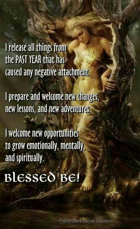 spiritlightwork's tweet photo. Wishing everyone blessings on this Winter Solstice... Blessings ❤ https://t.co/lqoO1fCbLa