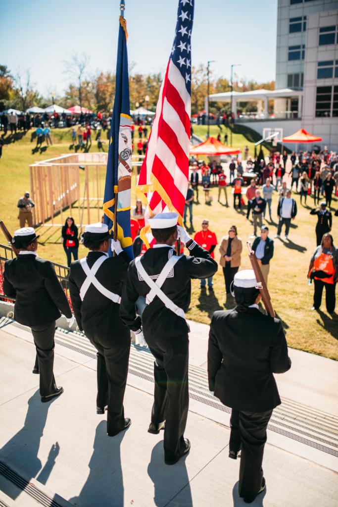 HomeDepotFound's tweet photo. With Christmas right around the corner, we're taking a moment today to honor, love and remember those overseas who won't be home with their families for the holidays. https://t.co/fysqWlD58Q