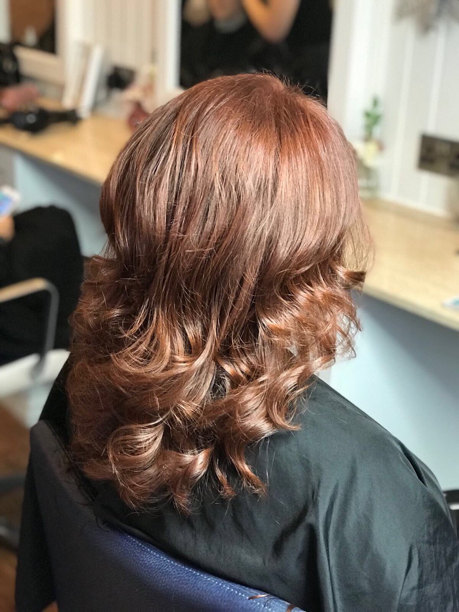 jofernslydgate's tweet photo. How gorgeous and rich is this copper hair 🔥 #jofernslydgate #copperhair #fire #bouncyblowdry #cutandblow 01457 820348 https://t.co/hri8EGapx7