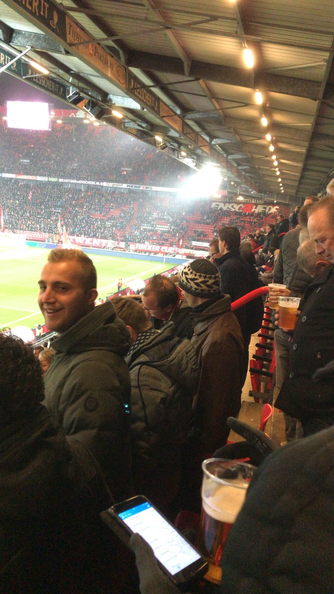 Winst in de beker, winst in de voetbalpoule, winst met schnitzels, winst met gezelligheid op de tribune. <a href="/Vince_Warris/">Vince_fctwente</a> <a href="/Floriss123/">florisscholten</a> <a href="/D_Lankheet/">Dwayne</a> <a href="/schepstim/">tim schepers</a> <a href="/ErikSchulenberg/">Erik Schulenberg</a> <a href="/Rigtersbleek/">Rigtersbleek</a>  #topavond #rigtersbleek #fctwente #schnitzels