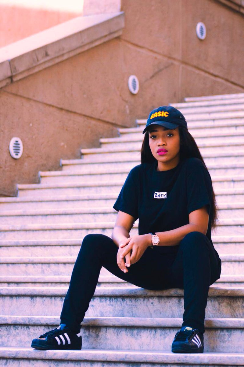TheTouchdown326's tweet photo. It's time for #AfterLunch with @SimplyMahadi 13:00-15:00, tune in for some good music and great conversations for this Festive season 👍 #TouchHD1million https://t.co/vz25UxPix1