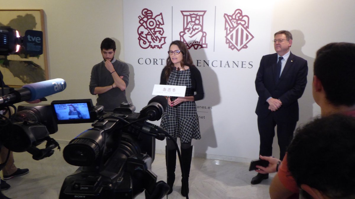 compromis's tweet photo. Impuls renovat per al #PacteDelBotànic🌱

Acord 🤝per als #PGV2018📊 

Més Botànics🌳 que mai, més transparents🔍 i més socials🙋‍♀️🙋‍♂️

Blindem Educació🎓 Sanitat🏥 Serveis Socials🏡 per continuar garantint drets⚖️ i rescatant persones⛑

Gràcies per fer-ho possible!☺️ https://t.co/5MjoPQF9wP