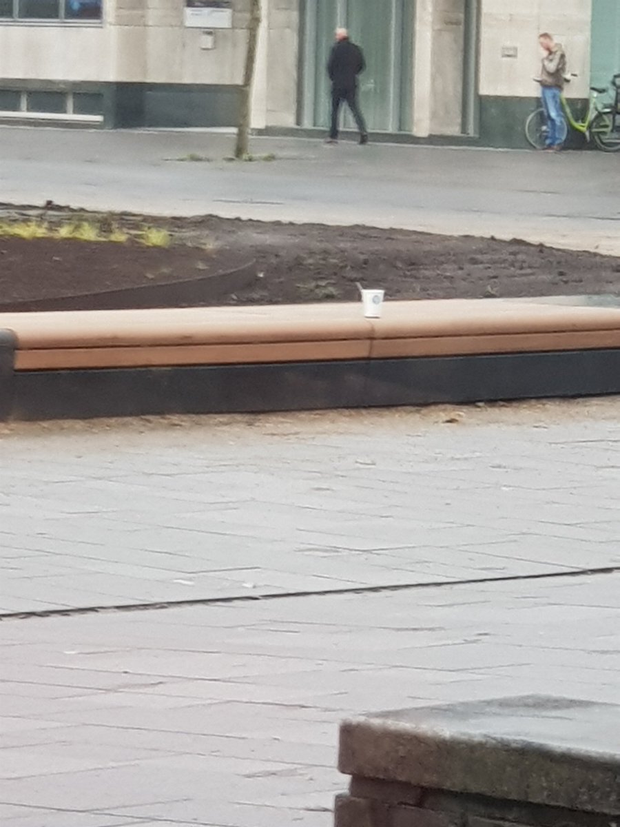 Zonder prullebakken wordt dit natuurlijk zwerfafval