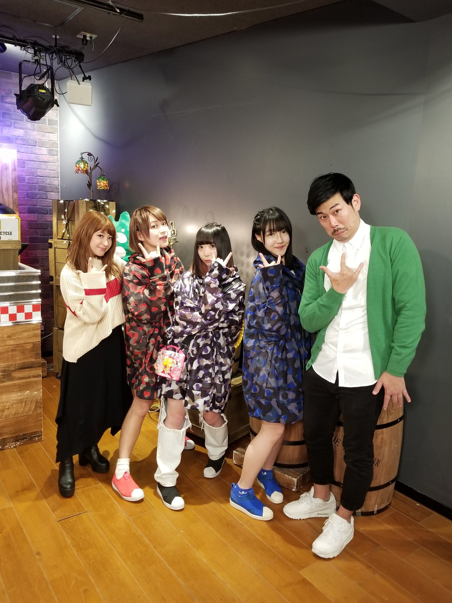 元巨匠 岡野陽一 先日は矢口真里の火曜thenightありがとうございました ゲストのライムベリー 生粋の元ヤン お嬢 物真似djと個性豊かで楽しかったです Djおもちに何も言ってないのに あ って言われたのが一番恐かったです ありがとうございましたー