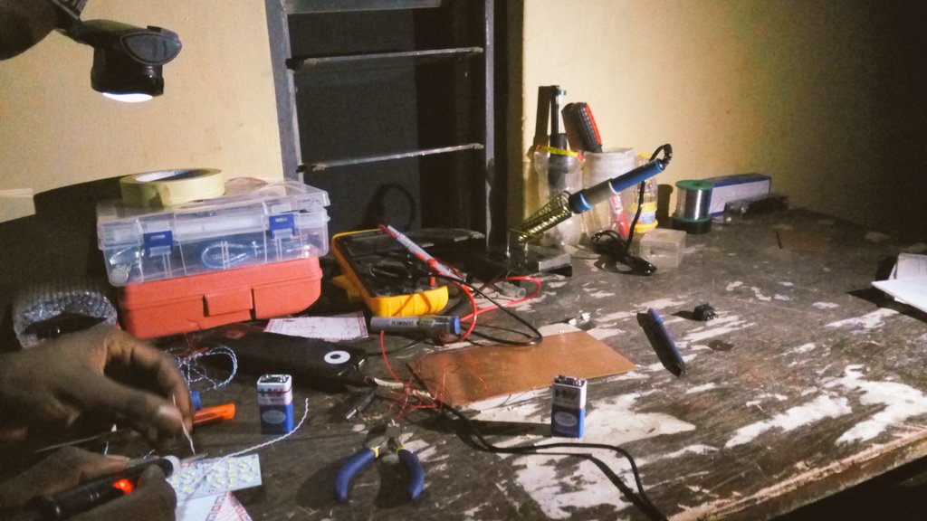 PrikkleAcademy's tweet photo. New arrivals into our #makerspace 

The happiness that participants are free to create till tired, is now possible.

Turning trash to moving, flying, sounding items.

The joy of innovative products and services that will come out of this is amazing.

#Nigeria #Kwara https://t.co/sTES5MCXCC