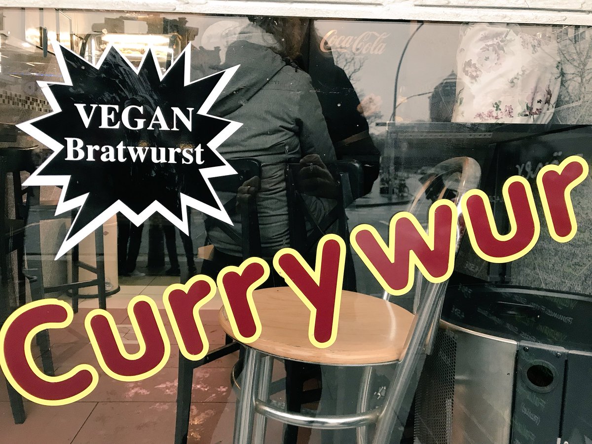 MalwineSteinbck's tweet photo. Germany is going #vegan. Some snapshots from our walk through #Schanzenviertel neighborhood in #Hamburg #foodwatching #foodtrends #foodtech #5futures @Food_Republik https://t.co/JkkzGN5861