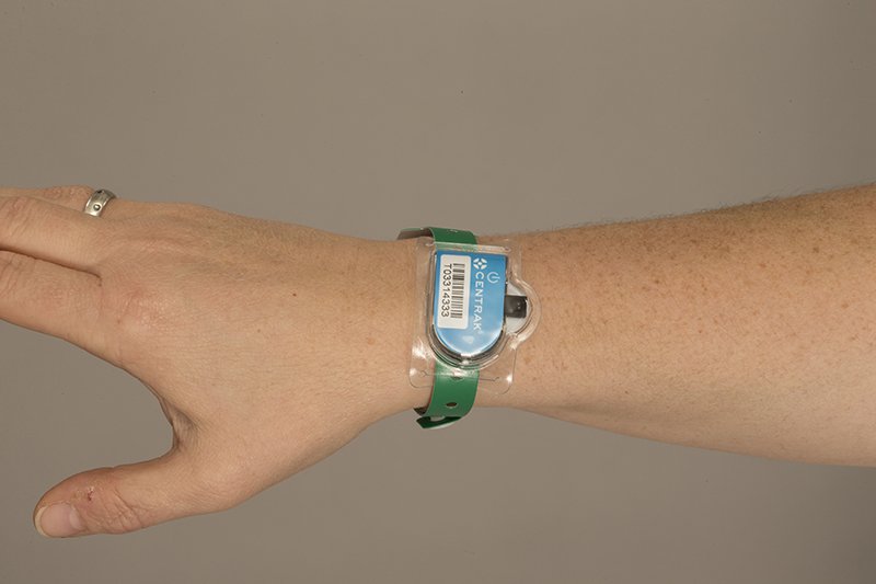 A patient wristband helps us monitor progress in #hospital and provide more efficient, quicker #patientcare #uclh #nhs uclh.nhs.uk/News/Pages/New…