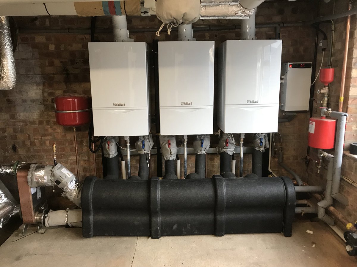 HeatingVale's tweet photo. Bewdley Court peoples home with its new look boiler room. Feating 3 lovely @vaillantuk boilers working simultaneously to get heat around to over 30 flats! Also a Andrews water heating giving the people the gift of hot water @AndrewsWH #VHP https://t.co/OLsluLNcZG