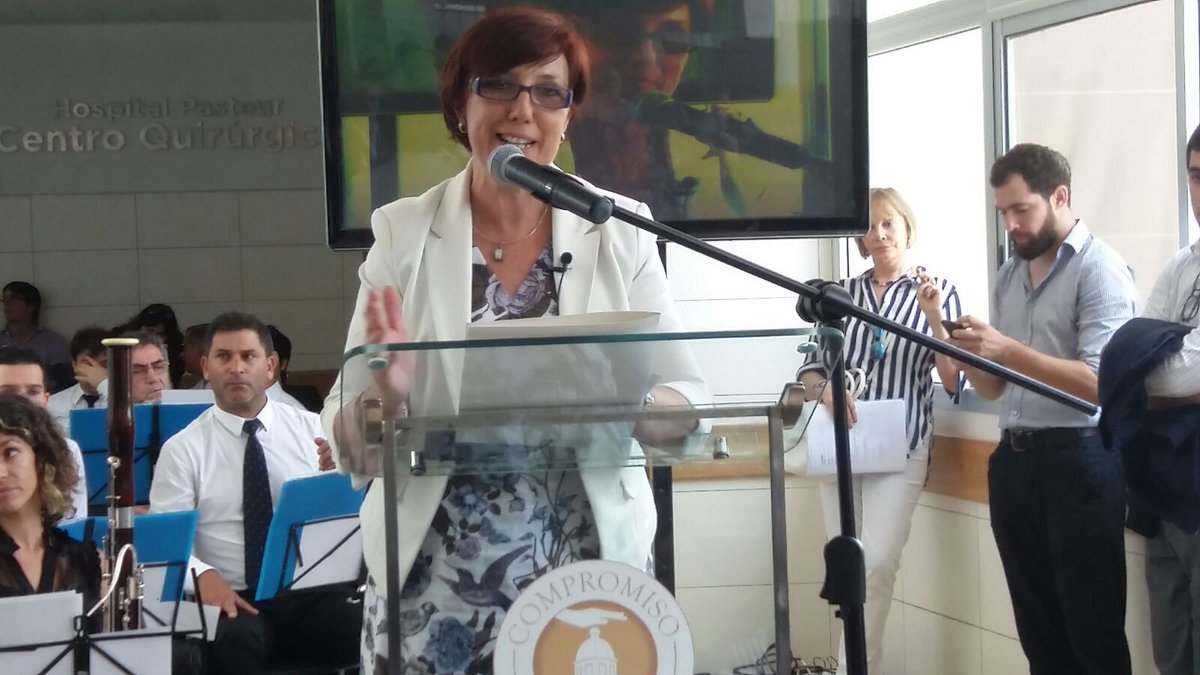 ASSEcomunica's tweet photo. [Ahora] Susana Muñiz: "Ante tanta crítica, respodemos con esta obra, con más y mejor calidad. Esto nos enorgullece. En esto creemos, 
en una atención más humana.
Vamos por más salud!!! https://t.co/aiZg8b4UjV