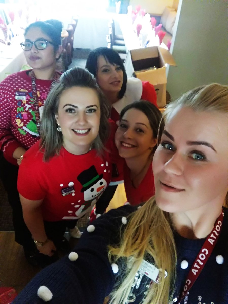 VioletaPumputy1's tweet photo. Ho ho ho!! Christmas lunch?😊 @Nitin97034968 @premierinn_t5 @SeanDrury10 @placemadebyyou @airportsmiles https://t.co/mM1S4nGqGn