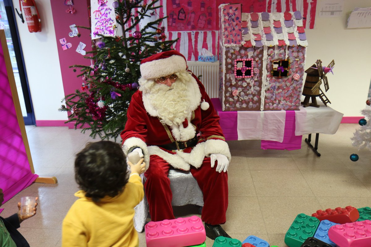 Conflans Sainte Honorine On Twitter Le Perenoel Chez Les Maternelles Comme Ce Matin A L Ecole Du Plateau Du Moulin Le Pere Noel Fait Le Tour Des Ecoles Maternelles De Conflans Cette Semaine Https T Co Sovothwcne