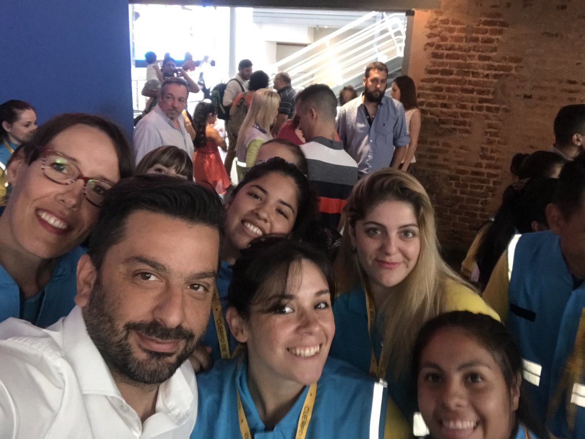 LeoRicciardiOK's tweet photo. La semana pasada sumamos 303 #AgentesDeTransito al equipo Orgullosos y felices, cada vez somos más los que trabajamos para movernos mejor en la Ciudad #SeguridadVial https://t.co/u4PPwawZ8w