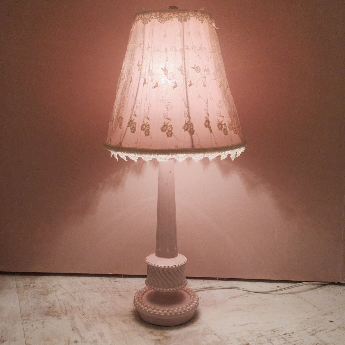 reine_kobe's tweet photo. stand light
#神戸 #reine_kobe #vintage #雑貨 #ビンテージ雑貨 #インテリア #vintage #standlight #クリスマス #xmas https://t.co/AOECJuuiC4