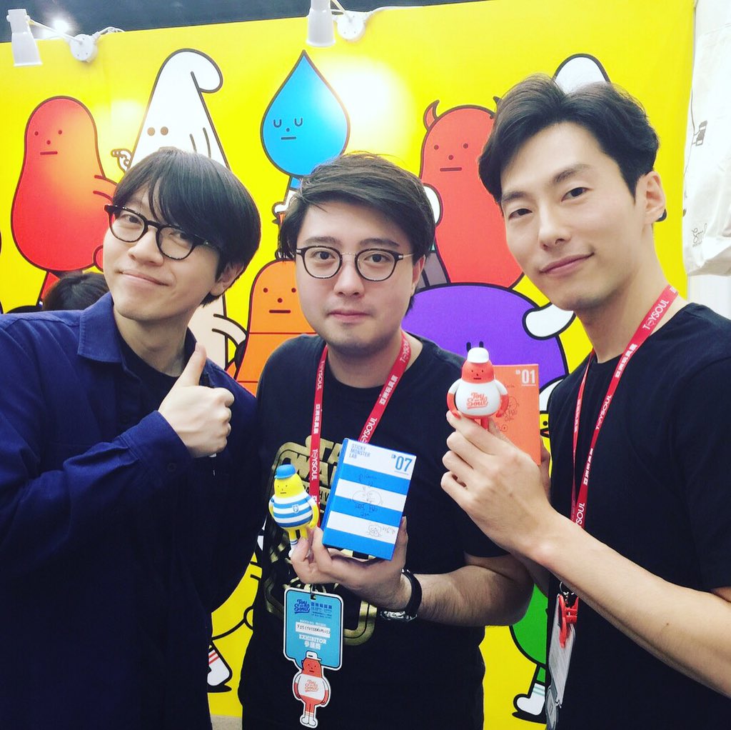 KarimLui's tweet photo. Thanks Fla & Boo, see you around in the next show!!!👋🏻👍🏻😁
#toysoul #toysoul2017 #stickymonsterlab #stickymonster #sml #黏黏怪物研究所 @fla_sml @boochangjo https://t.co/kLNdtpniQW