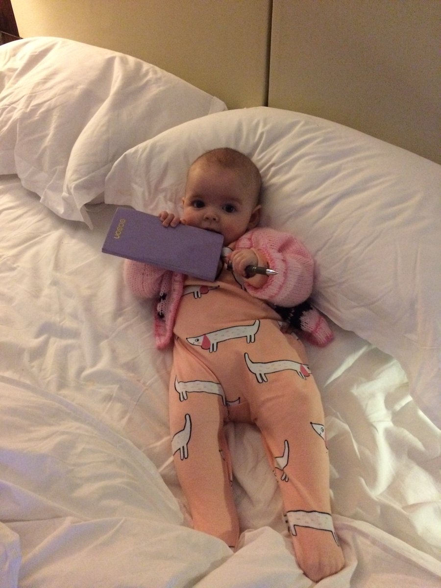Hi <a href="/eason/">Easons</a> Very busy filling out my diary but we are fast running out of dates. Can we have a new 2018 diary to plan more fun? Love, Baby Elizabeth xxx