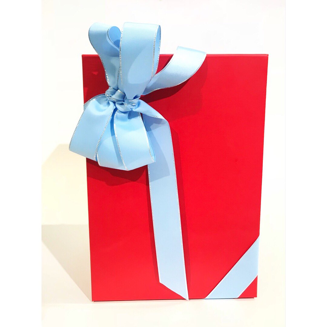 NicheXpressions's tweet photo. We offer trendy Christmas🎄packaging. Our collection features almost any possible color combination of holiday packaging, so you are sure to find what you need. Have your gift 🎁 packaged nicely the Niche way. #packagingwarehouse
#NicheXpressions, your perfect idea! https://t.co/XeDaqexAf7
