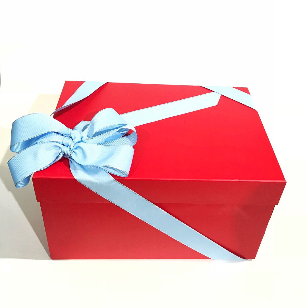 NicheXpressions's tweet photo. We offer trendy Christmas🎄packaging. Our collection features almost any possible color combination of holiday packaging, so you are sure to find what you need. Have your gift 🎁 packaged nicely the Niche way. #packagingwarehouse
#NicheXpressions, your perfect idea! https://t.co/XeDaqexAf7