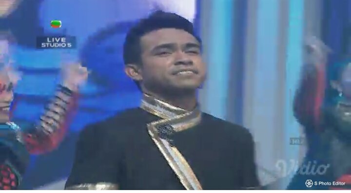 Prawisnu5's tweet photo. #FildanTopFiveDAA3
Kayak nya mlm nie tema nya rock dut https://t.co/RCjJBSVGBu