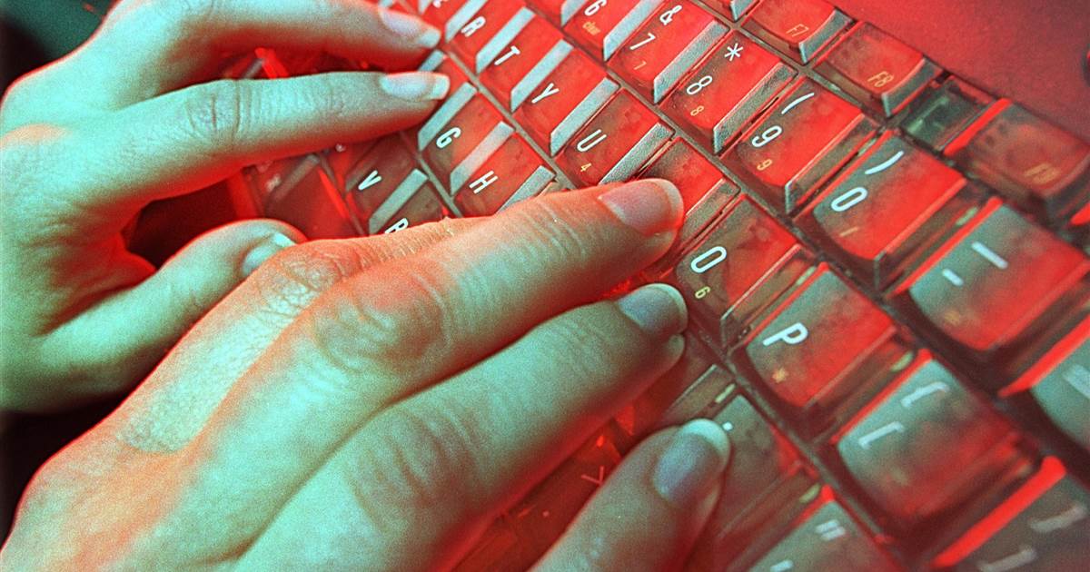 MeetThePress's tweet photo. NBC NEWS: According to a new analysis of recovered tweets, thousands of Russian trolls precisely targeted national events during the 2016 presidential election to infiltrate the online conversations of millions of Americans. 

Latest from @bpopken:
https://t.co/oYSg6UgW1j https://t.co/xpWCvw1lCs