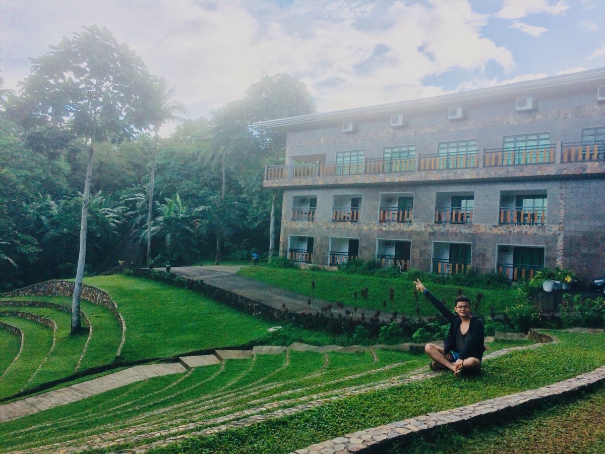 ransnvr's tweet photo. Escape and breathe the air of new places. πππΌββοΈπ #Shercon #Batangas #Adventure #familyvacation #familyadventure https://t.co/cPyKk8ZceH