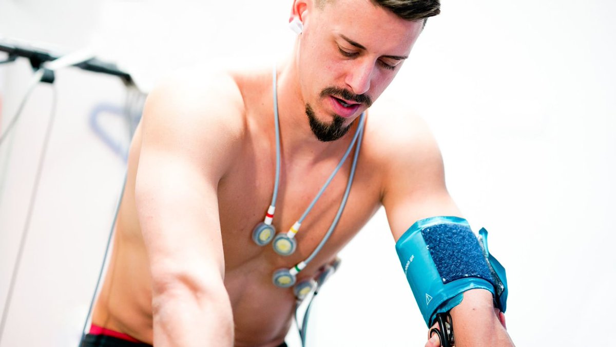 iMiaSanMia's tweet photo. Sandro Wagner during his Bayern medical https://t.co/KoXYZJB2S6