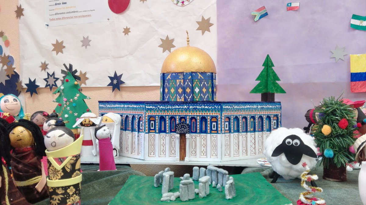 Ya puedes visitar el espectácular belén ganador del IX Certamen de Belenes de Villa de Vallecas. Estará en la Junta Municipal hasta el 5 de enero en horario de registro (lunes a jueves de 8:30 a 17h y viernes de 8:30 a 14 horas). ¡Enhorabuena <a href="/Mater_Vallecas/">Mater Amabilis</a> !🎄☃️🌟