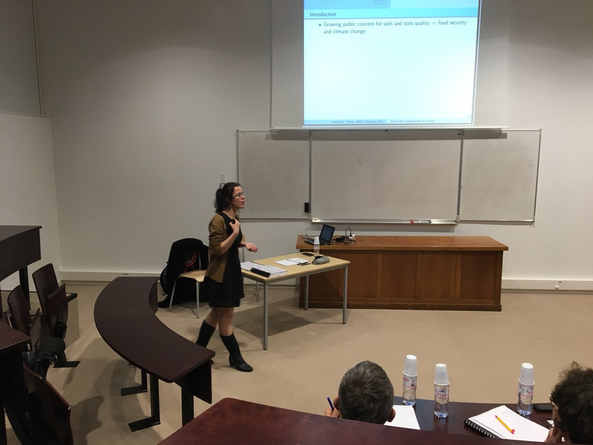MutationsAgri's tweet photo. C’est parti pour la #Soutenance de #thèse d’@A_Issanchou #soil #quality management by farmers: profitability and sustainability issues for agricultural farms ! #économie #laress @Groupe_ESA @agrocampusouest  #agriculture #qualité #sol https://t.co/FYBHYJpVPz