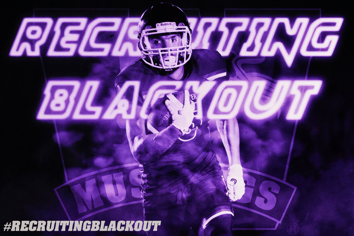 westernuFB's tweet photo. The @USPORTSca Recruiting Blackout has begun. See you in the new year. #2018 Enjoy the holiday season. #CommitToTheWM #CreateHistory18 #oua https://t.co/iKG2Rn8162