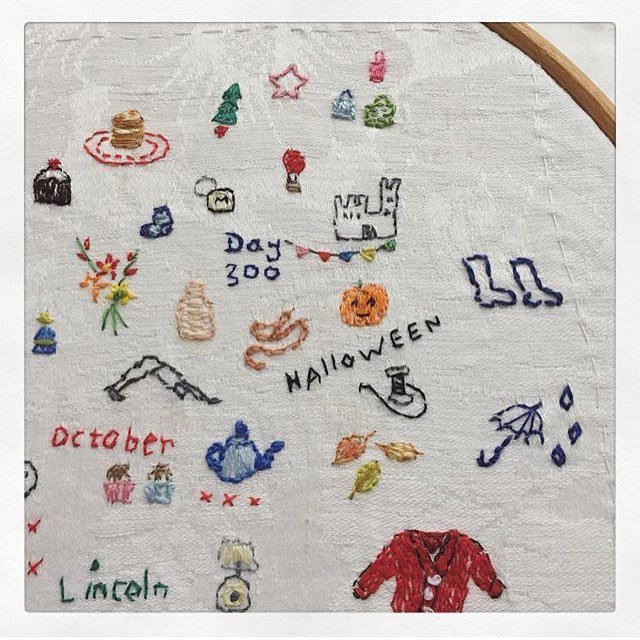 CrossStreetArts's tweet photo. The year is drawing to an end for Maria Walker's year of stitches - can't wait to see the final creation! @mariawalkerart #yearofstitches #stiched #365days #365dayschallenge #365daysofstitches #embroideryart #embroidery #diary #fabricdesign #instaart https://t.co/ImncBDM6uV https://t.co/nlNFcB3hkj