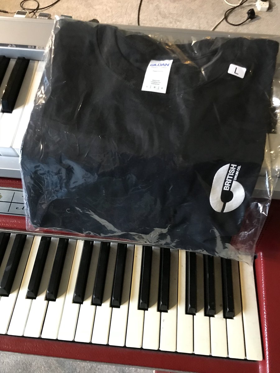 #TimsAdventCalendar Day 21. Retweet to be in with a chance of wining a British Drum Co. key (don’t worry non drummers, it’s also ideal for bleeding radiators). Plus there’s a pair of Pete’s drumsticks and a t shirt too 🥁 🥁🥁