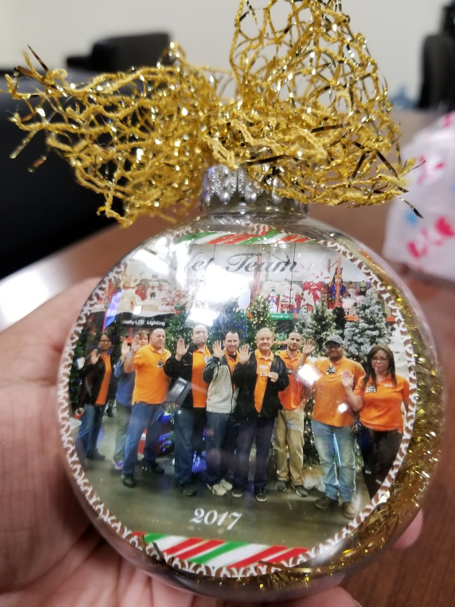 My Christmas gift from my Met associates 1249... <a href="/D14MET/">Dom DiMartino</a> <a href="/DonnaCurran4/">Donna - D82 MEM</a> <a href="/MattKeatinghd/">Matt Keating</a>