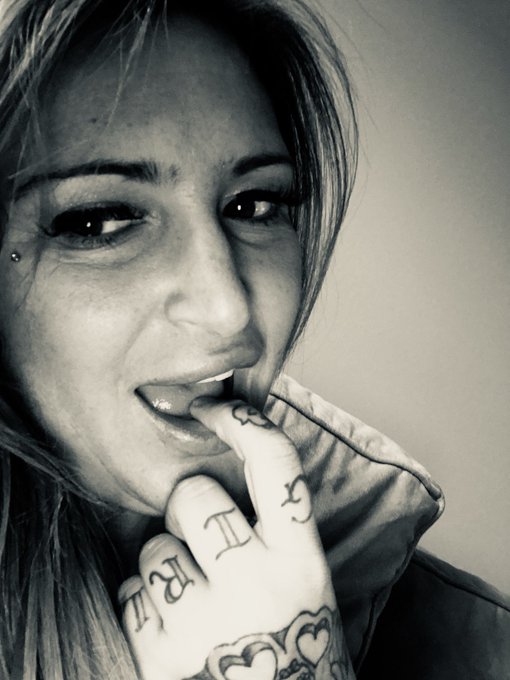 #NaughtySnapchat go get it https://t.co/yFHeBMPToZ<a href="/tag/naughtysnapchat"class="tags">#NaughtySnapchat</a>