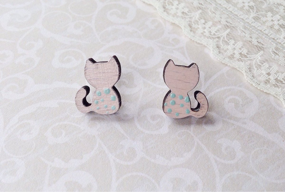 Mayciacrafts's tweet photo. Excited to share the latest addition to my #etsy shop: Wooden pink cat  earrings  #giftforcatlover #kittyearrings https://t.co/gPMNsGmcfd https://t.co/iNnp4xeIwh