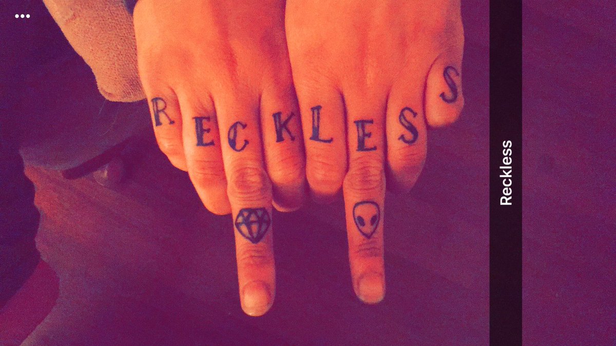 selfmadequeenQ's tweet photo. 👽💎 https://t.co/rUWB4lCb4s