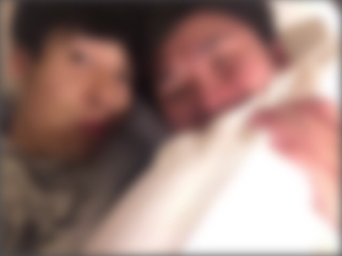 シングルベッドはせまいのです