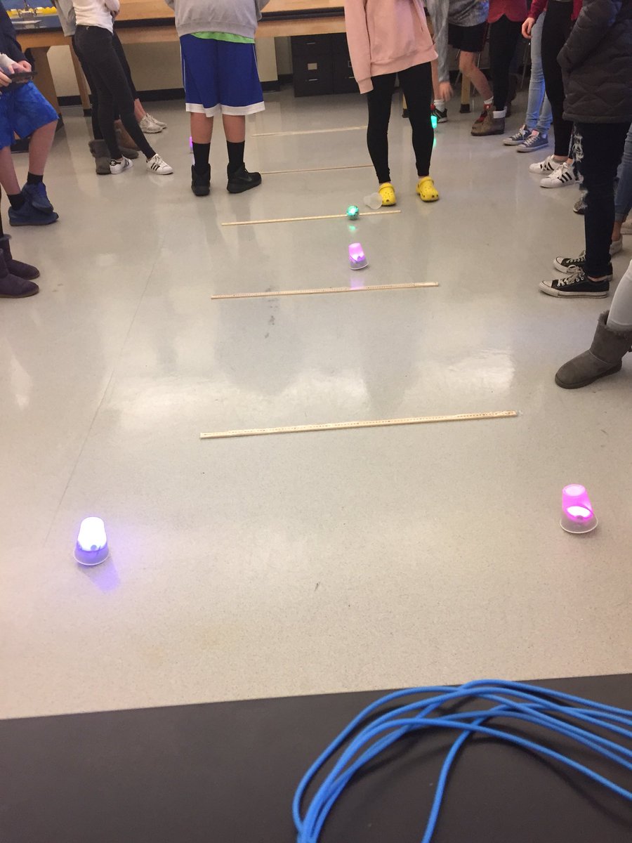 AlexCellucci's tweet photo. Sphero Jousting. Science &amp; social studies crossover. #interdisciplinaryfun @couturedom211 https://t.co/EW3YpWyIyb