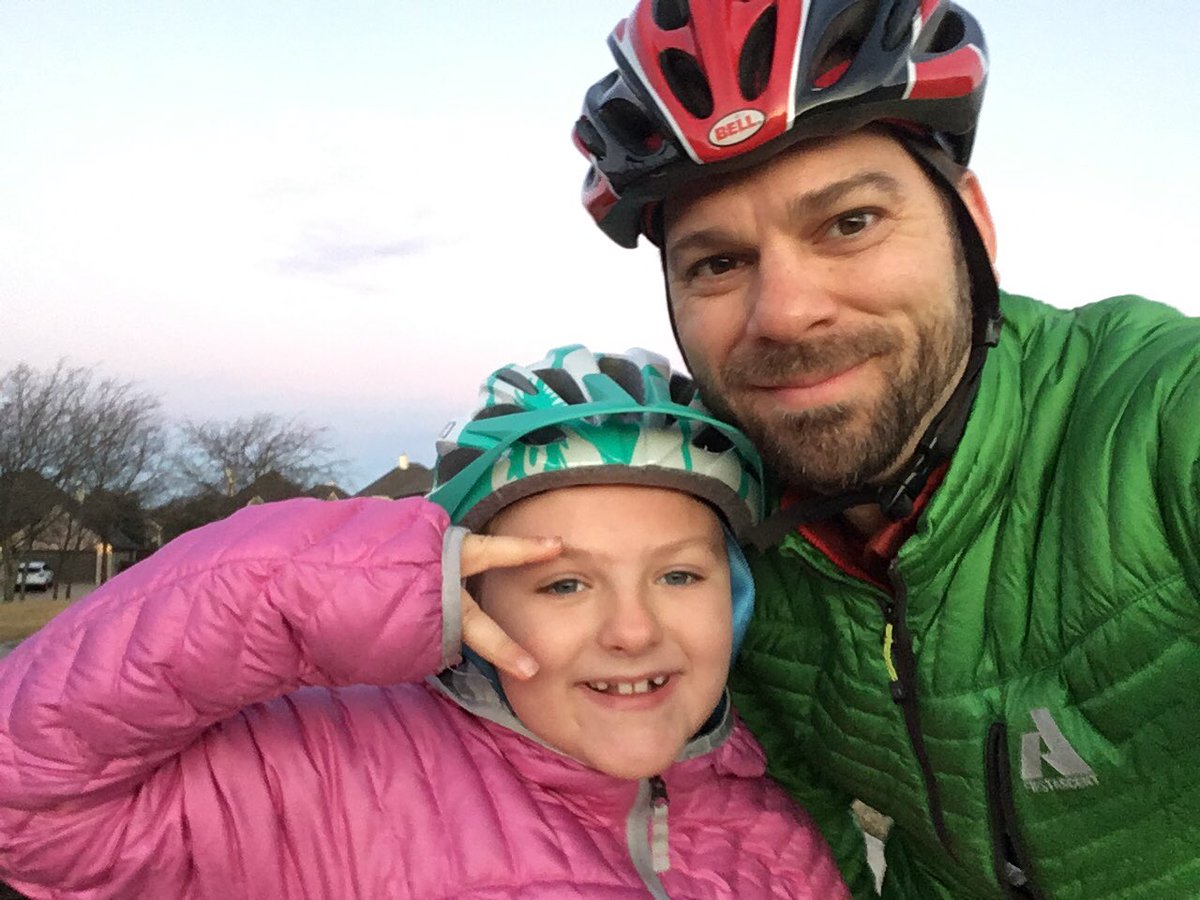 jsclimber's tweet photo. I was awoken by the words "Daddy let's go on a bike ride before the sun comes up!" #firstdayofwinterbreak #whatgivesyoulife https://t.co/rpVcgQQtXF