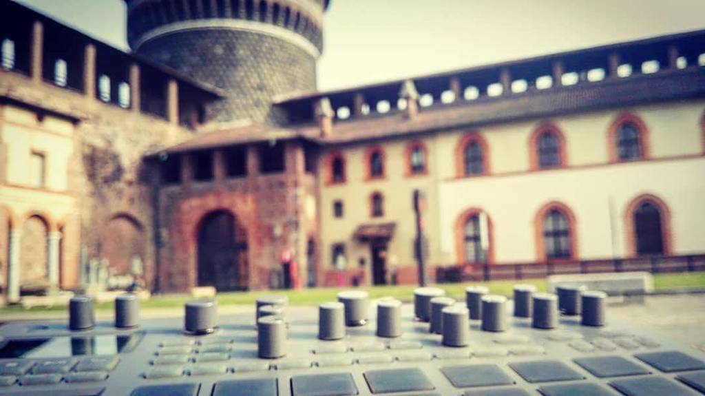 electribelovers's tweet photo. #Repost @rodrigo.avdv
・・・
2017 in #milano
#castellosforzescodimilano @electribelovers #electribelovers #electribe2 #korgelectribe #korgofficial #analoguemodelling #1482 #milanotechno #tunnelclub #italy https://t.co/eSHmvhgv1n https://t.co/ZMUpfXMvCf