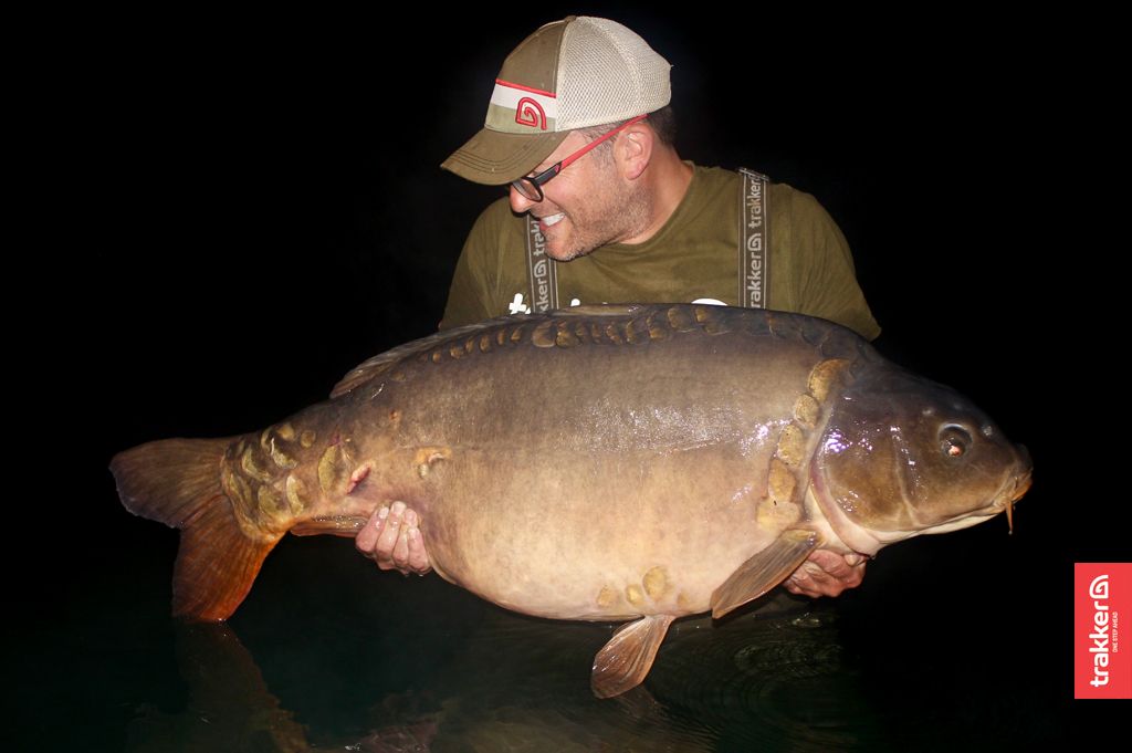 #TBT and it's Team Trakker's head honcho <a href="/JerryBridger/">Jerry Bridger</a> with a French giant of over 60lb from a memorable trip to Teillatts earlier this year!
trakkerproducts.co.uk/trakker-video/…
 #ThrowBackThursday