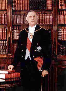 CultureHistoire's tweet photo. Le 21 décembre 1958, Charles De Gaulle (UNR) fut élu Président de la République française à 78% des voix battant alors deux concurrents : Georges Maranne (PCF) et Albert Châtelet (UFD). De Gaulle devenait alors le 1er Président de la toute nouvelle Cinquième République. https://t.co/P0f07CFOtP