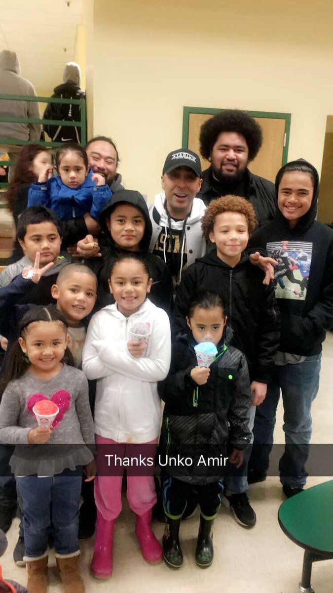 daze_kongaika's tweet photo. Grateful. Thank you @pakpros for all the love you showed us yesterday. We appreciate you unk. #familyisntalwaysbloodrelated #uncleAmir #thankful #pakpros #laumeafamily #BigBen #alllove https://t.co/lRvcT323bt