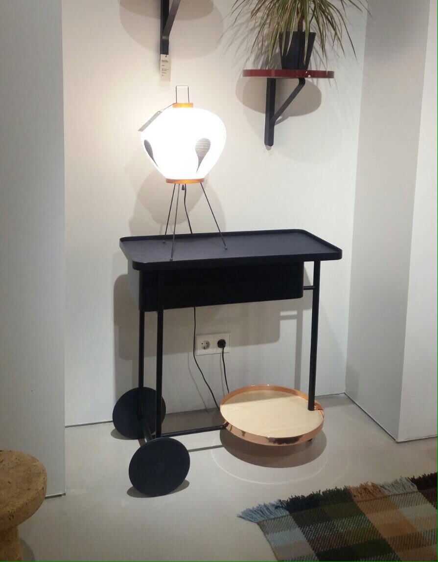 MirasEditions's tweet photo. Thanks to Victor Castanera for sending us this #Picture made in @domesticoshop_ #barcelona #ESPdesign #servingcart #floatcollection designed by @mutdesign #metal #black #wood #ash #copper #designlovers #interiorlovers #homestyle #homedecor #interiorstyling #interiordecor #design https://t.co/ZNduQfRA7W
