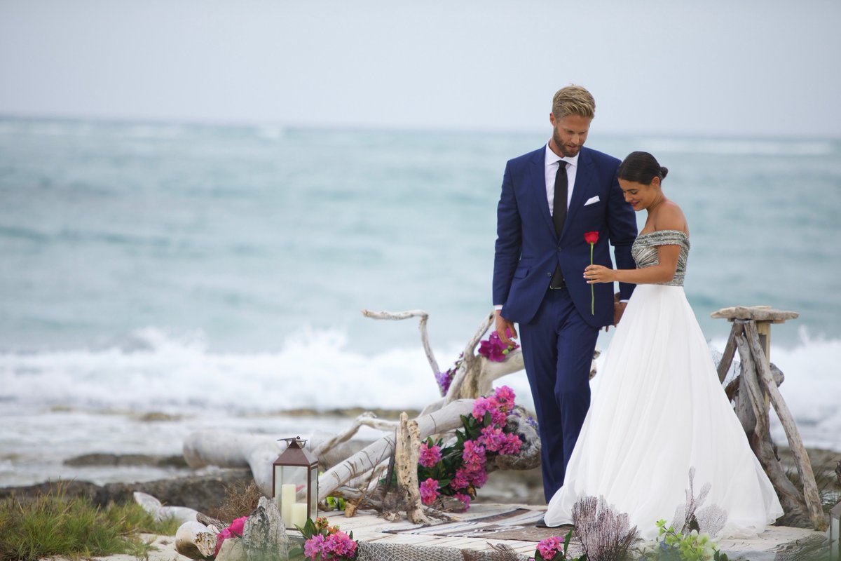 JadoreEveningDr's tweet photo. The beyond gorgeous @mikaela.wightman
on The Bachelor Canada Finale in Style J7060, Ivory! Simply stunning! @w_network #OnlyOnW #BachelorCA #roseceremony #jadoreevening #jadoredress #eveninggown https://t.co/eXAhxEqvs6