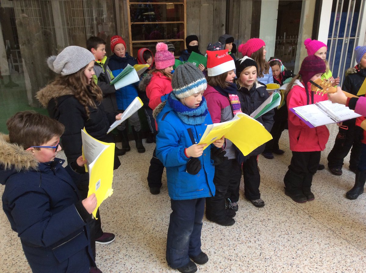 Ms. Lattanzio's grade 4 class went caroling in the community today. "The best way to spread Christmas cheer is by singing loud for all to hear." @ALCDSB <a href="/alcdsb/">ALCDSB</a>_stjoe <a href="/kshan_11/">Karen Shannon</a>